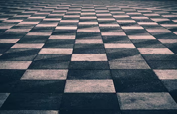Conditional Order Distance alters the rules. As space opens, repetition gives way to variation, revealing a different logic shaped by perspective rather than consistency.